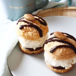 décors sucrés amandes gourmandes et esthétiques pour bûches, entremets