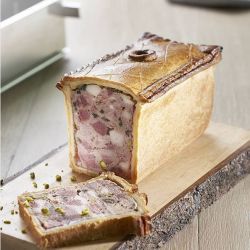 Pâté en croûte confectionné avec le moule en inox