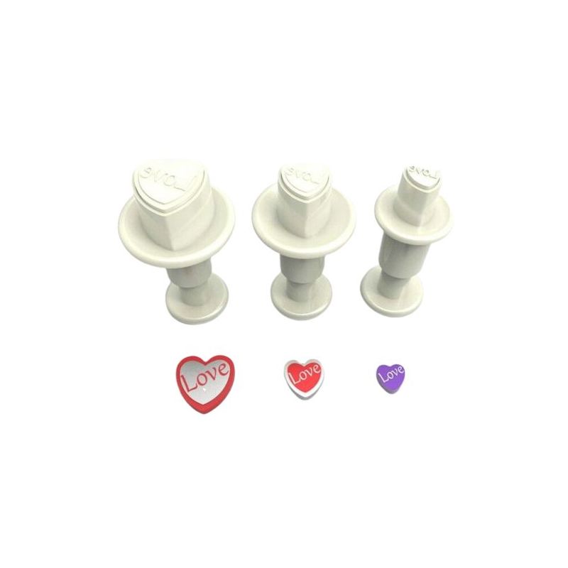 3 cœurs avec inscription "love" de tailles différentes