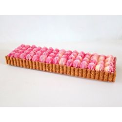 Tarte sucrée avec décoration pochée à la douille petit four Tritan