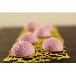 Mignardises confectionnées avec le moule 15 demi-sphères de Buyer