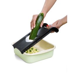 Tranchez vos légumes avec cette mandoline de cuisine efficace