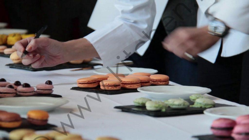 Moment stressant pour les candidats : les notes du jury du concours macaron amateur international