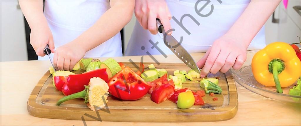 couper les legumes cutting veggies
